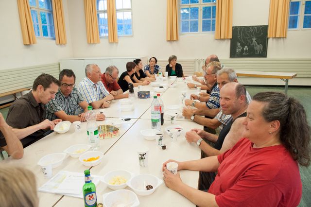 2013_07_02_2013_07_03_mgo_erdbeerenessen_017